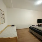 Apartment 2schlafenzimmer 5betten Montuerwhonung *