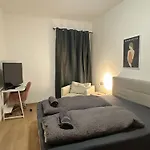 2Schlafenzimmer 5Betten Montuerwhonung