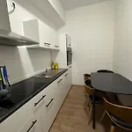 2schlafenzimmer 5betten Montuerwhonung Apartment Düsseldorf