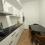 2schlafenzimmer 5betten Montuerwhonung Apartment
