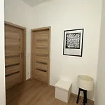 2schlafenzimmer 5betten Montuerwhonung Apartment *