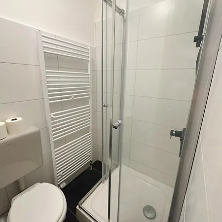 Apartment 2schlafenzimmer 5betten Montuerwhonung Dusseldorf